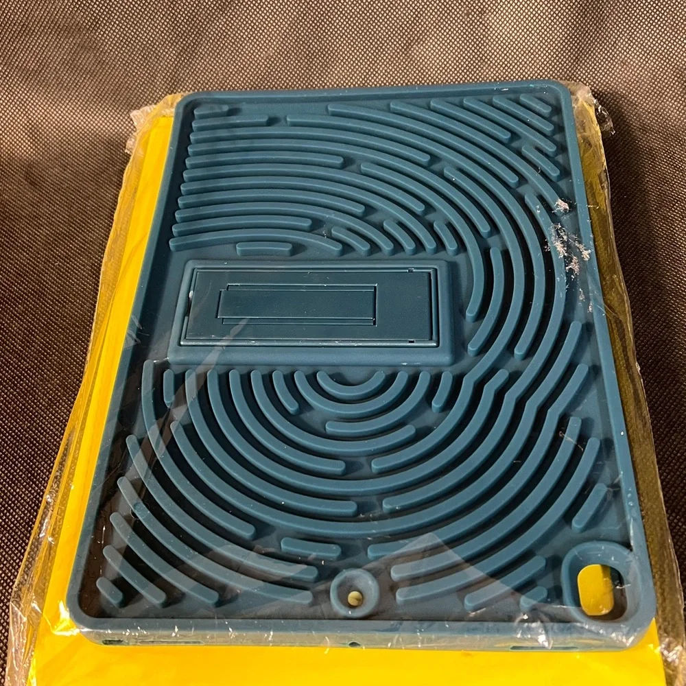 I pod 10.2 Textured Case with tempered glass